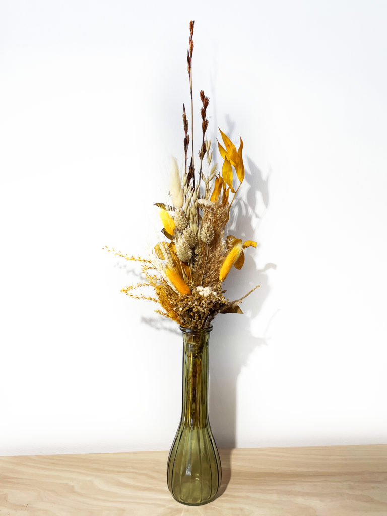 bouquet dans vase teintes jaunes julienne des dames l hirondelle