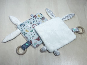 doudou lapinou verso joli tintamarre l hirondelle artisanat Doudou lapinou Joli Tintamarre